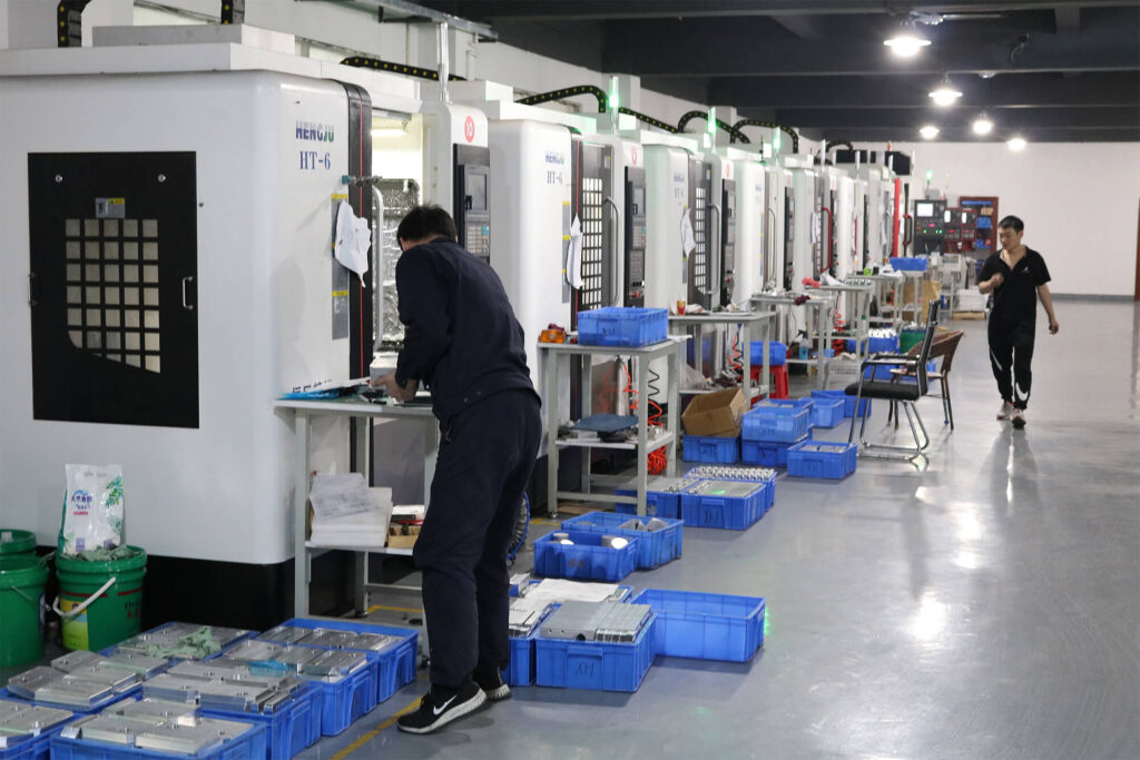 5-axis-CNC-processing-equipment-workshop