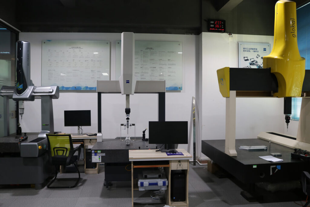 professional-metrology-laboratory-with-advanced-precision-inspection-equipment-including-Zeiss-CMM,-coordinate-measuring-machine,-and-2D-3D-vision-systems-for-high-accuracy-CNC-machined-parts-quality-contro